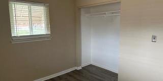 18547 Hillcrest Street Gallery 17