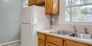 2 Bedroom With Oversized Garage & Prime Location Near 90th & Blondo!! Gallery 11