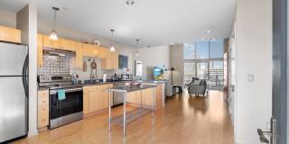 Luxury Furnished Loft on Broadway Luxury Furnished Loft on Broadway Gallery 4