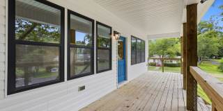 Custom Home in Seagate | 4 Bedrooms • 3 Bathrooms • Minutes to Wrightsville Beach Custom Home in Seagate | 4 Bedrooms • 3 Bathrooms • Minutes to Wrightsville Beach Gallery 8