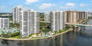 19195 NE 36th Ct Gallery 26