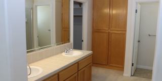 Spacious 4 Bed / 2 Bath Home with Pool & Fireplace in Northwest Bakersfield (93312) Gallery 9