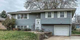 2524 S 123rd Ave | Spacious 3BR Home – 2,150 Sq Ft of Finished Comfort! Gallery 1