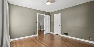 Beautiful Arlington Home South of Lane Gallery 33