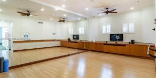 3175 NE 184th St Gallery 22