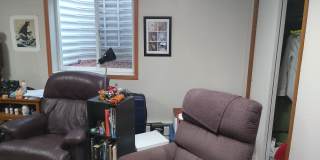 1940 Larkspur Drive Furnished Basement Apartment 1940 Larkspur Drive Furnished Basement Apartment Gallery 4