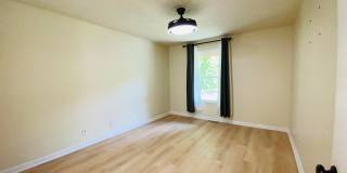 LARGE FENCED IN YARD!!! Gallery 11