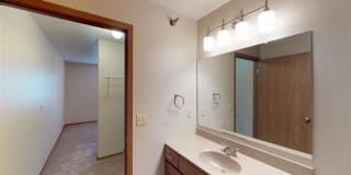 Oxbow Park Apartments Gallery 52