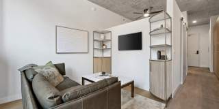 828 N Wells St Gallery 3