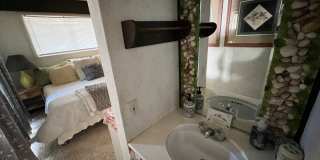 Large furnished 4 bedroom home with 2 car garage Gallery 61