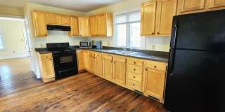 9 Peru St, Burlington, VT | 5 Bedroom House with Private Yard & Parking | June 2027 Gallery 1