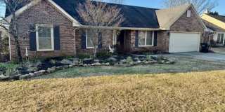 West Knoxville 37922 - 4 bedroom, 2 bath home - Contact Susan Niedergeses (865) 300-4722 Gallery 1
