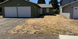 Large single level 2-bedroom/1 bath duplex in Springfield! Gallery 1