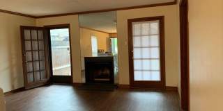 Beautiful and Clean three bedroom flat downstairs apartment with a big private patio. Gallery 1