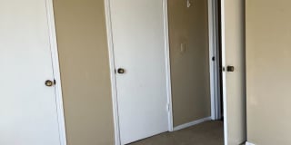 Great 2 Bedroom Condo ! Gallery 37