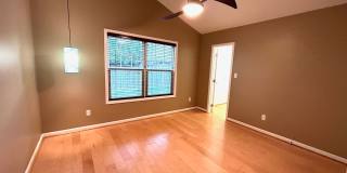 East Asheville - Contemporary Bungalow Gallery 16
