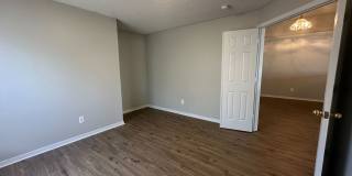 Spacious 3 bedroom, 2 bath home with a den! Gallery 23