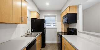2 Bed 1 Bath Condo by UT and CapMetro Stop Gallery 10