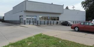 17170 Harper Gallery 1