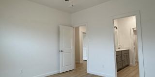5703 Kemper Street Gallery 20