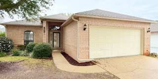 Spacious 3-Bedroom Golf Course Home Gallery 1