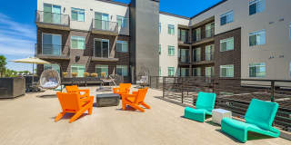 Crossing at 9th Gallery 19