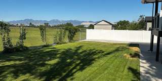 Beautifully Updated Two-Story Home in Sandy — Mountain Views & Big Backyard! Gallery 23