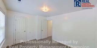 2 BD/1.5 BA Townhome with Convenient Jacksonville Location Gallery 16
