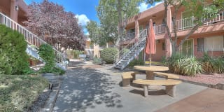 Graceland Plaza Apartments Gallery 5