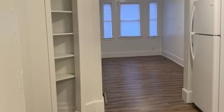 Video in Photos! Downtown York 2 Bedroom-1st Floor Gallery 8