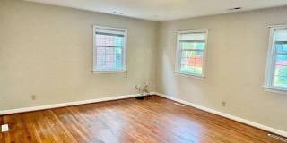 1316 Rowe Street Gallery 12