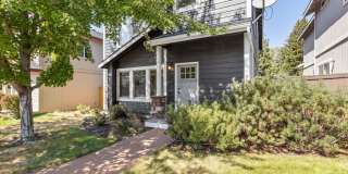 Charming, Furnished 3 bedroom Home w/ Garage Charming, Furnished 3 bedroom Home w/ Garage Gallery 41