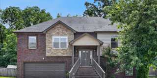 Pet Friendly Five Bedroom with Basement! Gallery 1
