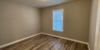 SW Updated Home - Wood Laminate Flooring, Front Porch & Deck! SW Updated Home - Wood Laminate Flooring, Front Porch & Deck! Gallery 18