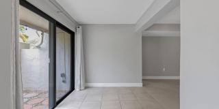 Charming 2BR Condo in Miami Gallery 18
