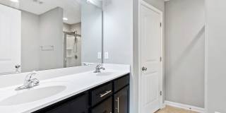 Modern Elegance in Brightleaf: 3-Bedroom Townhouse with Amenities Galore Gallery 32