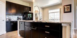 Spacious 3 BDR Townhome on Golf Course Gallery 13