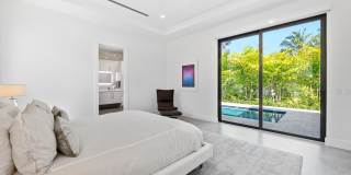 743 S Lake Avenue Gallery 17