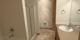 3 Story ~ 3 Bed/3 Bath Townhome in Parkview Village! Gallery 14