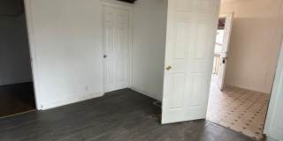 2423 Lincoln 1-3 Gallery 3
