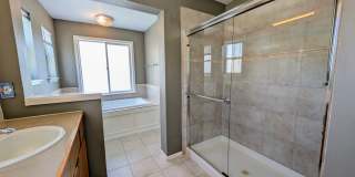 Spacious 2700+ sq.ft House in Logan Park neighborhood Gallery 20