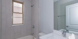 3917 N Janssen Gallery 7