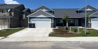 3 BED 2 1/2 BATH NEWER CONSTRUCTION TWINHOME IN HARMONY VALLEY 3 BED 2 1/2 BATH NEWER CONSTRUCTION TWINHOME IN HARMONY VALLEY Gallery 1