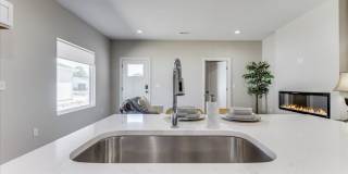 Beautiful Three Bedroom, Two Bathroom Gallery 13