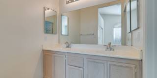 SUMMERLIN BEAUTY*UPGRADED*COMMUNITY POOL*3 BEDROOMS*STAINLESS STEEL APPLIANCES* Gallery 30