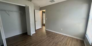 Spacious 3 bedroom, 2 bath home with a den! Gallery 25