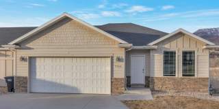 Spacious 4 Bed, 2 Bath Pet-Friendly Home with Central Air & 2-Car Garage! Available on July 6th! Gallery 1