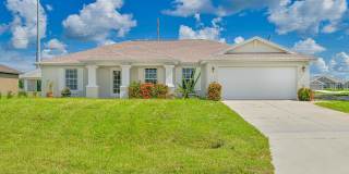 3 Bedroom 2 Bath Home with Den and 2 Car Garage 3 Bedroom 2 Bath Home with Den and 2 Car Garage Gallery 1