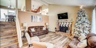 Huge room in a large shared home, private bathroom, great neighborhood, friendly roommates! Gallery 87