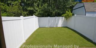 2 BD/1.5 BA Townhome with Convenient Jacksonville Location Gallery 20
